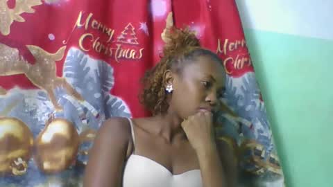 lucie196645 online show from May 26, 6:48 pm