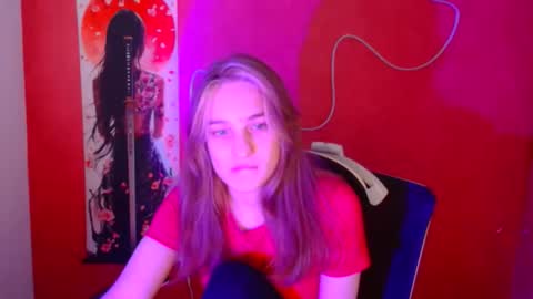 Snapshot of lucieamour_ chatting on November 22, 6:29 pm Lucie online show from November 22, 6:29 pm