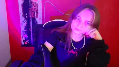 Snapshot of lucieamour_ chatting on November 25, 6:52 pm Lucie online show from November 25, 6:52 pm