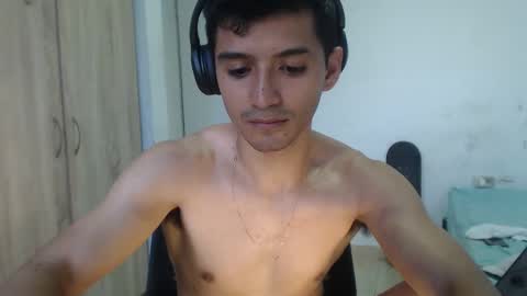 Snapshot of lucifferr_ chatting on January 22, 10:48 pm leonel online show from January 22, 10:48 pm