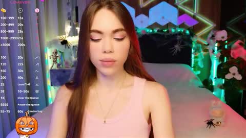 MimiFors online show from October 24, 3:30 pm