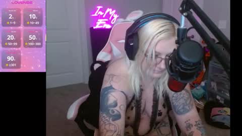 Snapshot of lucigooseygonewild chatting on October 25, 8:25 pm lucigooseygonewild online show from October 25, 8:25 pm