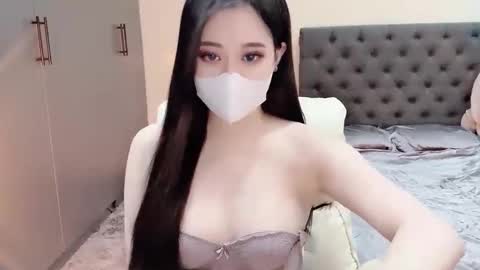 Snapshot of lucii04 chatting on November 27, 1:13 pm lucii04 online show from November 27, 1:13 pm