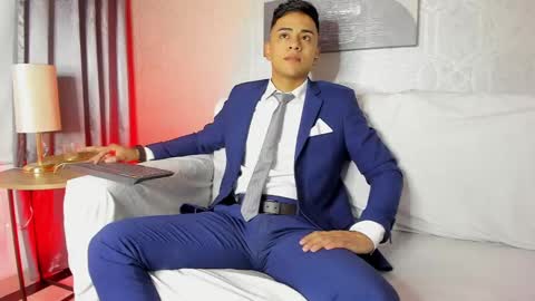 Snapshot of lucii_fer_ chatting on January 21, 11:24 am Leo online show from January 21, 11:24 am