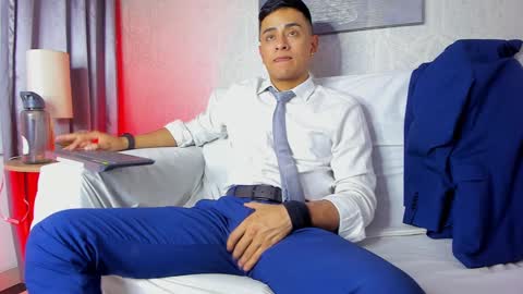 Snapshot of lucii_fer_ chatting on January 21, 5:30 pm Leo online show from January 21, 5:30 pm