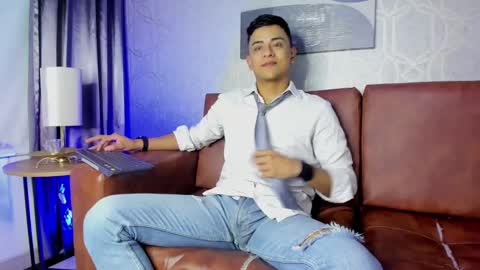 Snapshot of lucii_fer_ chatting on January 25, 11:02 am Leo online show from January 25, 11:02 am