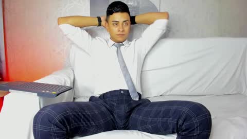 Snapshot of lucii_fer_ chatting on January 26, 2:52 pm Leo online show from January 26, 2:52 pm