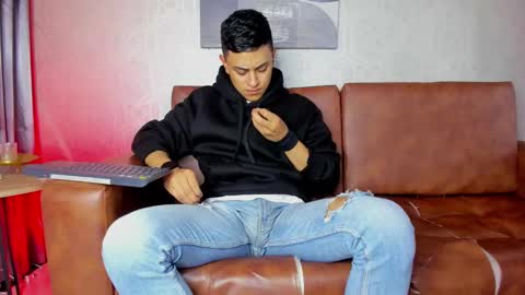 Snapshot of lucii_fer_ chatting on January 27, 11:11 am Leo online show from January 27, 11:11 am