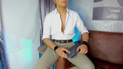 Snapshot of lucii_fer_ chatting on January 28, 5:24 pm Leo online show from January 28, 5:24 pm