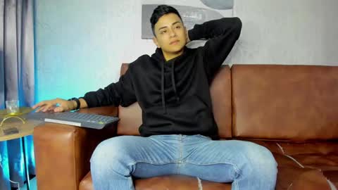 Snapshot of lucii_fer_ chatting on January 29, 11:20 am Leo online show from January 29, 11:20 am