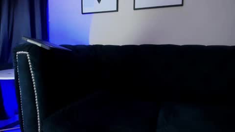 Snapshot of lucii_fer_ chatting on February 3, 11:20 am Leo online show from February 3, 11:20 am