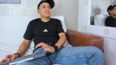 Snapshot of lucii_fer_ chatting on February 6, 5:40 pm Leo online show from February 6, 5:40 pm