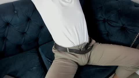 Snapshot of lucii_fer_ chatting on February 7, 5:07 pm Leo online show from February 7, 5:07 pm