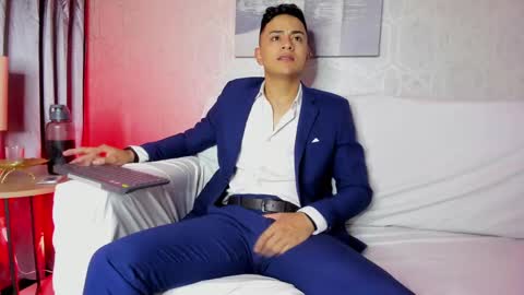 Snapshot of lucii_fer_ chatting on February 11, 11:32 am Leo online show from February 11, 11:32 am