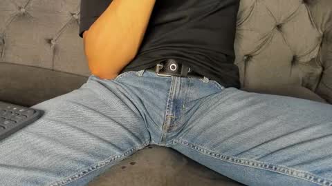 Snapshot of lucii_fer_ chatting on February 17, 2:26 pm Leo online show from February 17, 2:26 pm