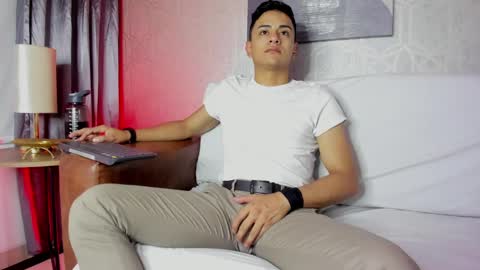 Snapshot of lucii_fer_ chatting on February 20, 11:20 am Leo online show from February 20, 11:20 am