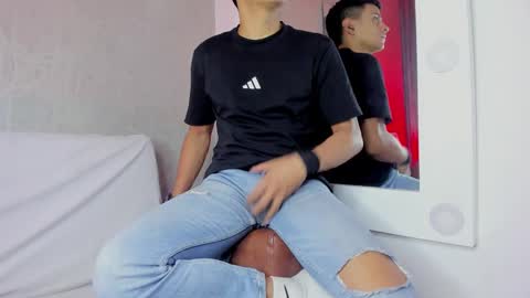 Snapshot of lucii_fer_ chatting on February 21, 2:06 pm Leo online show from February 21, 2:06 pm