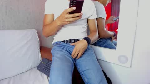 Snapshot of lucii_fer_ chatting on February 25, 2:22 pm Leo online show from February 25, 2:22 pm