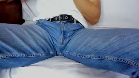 Snapshot of lucii_fer_ chatting on February 25, 5:25 pm Leo online show from February 25, 5:25 pm