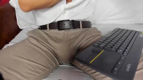 Snapshot of lucii_fer_ chatting on March 4, 4:52 pm Leo online show from March 4, 4:52 pm