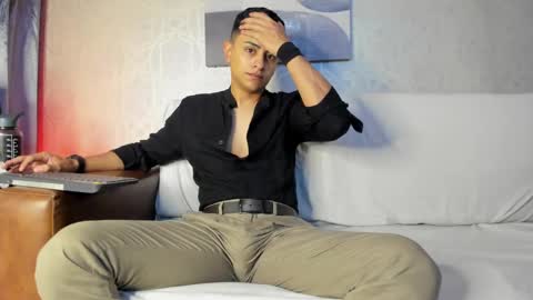 Snapshot of lucii_fer_ chatting on March 12, 11:20 am Leo online show from March 12, 11:20 am