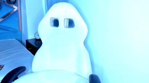 Snapshot of lucii_fer_ chatting on November 25, 11:32 am Leo online show from November 25, 11:32 am