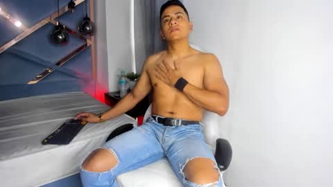 Snapshot of lucii_fer_ chatting on November 28, 11:57 am Leo online show from November 28, 11:57 am