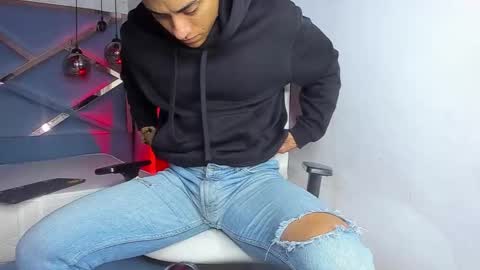 Leo online show from March 18, 11:35 am