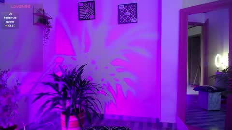 Snapshot of luciiana_lol chatting on December 5, 8:00 pm luciiana online show from December 5, 8:00 pm