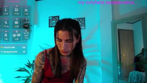 Snapshot of luciiana_lol chatting on December 9, 1:40 am luciiana online show from December 9, 1:40 am