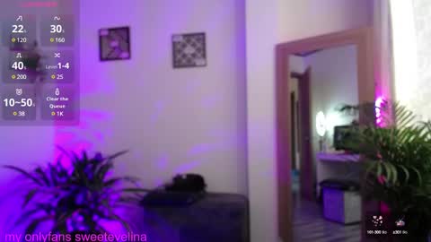 Snapshot of luciiana_lol chatting on January 9, 1:02 pm luciiana online show from January 9, 1:02 pm