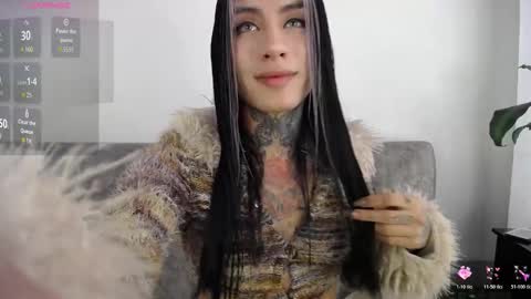 luciiana online show from February 26, 6:40 pm