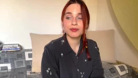 Snapshot of lucinadapinto chatting on October 28, 11:25 am Emily online show from October 28, 11:25 am