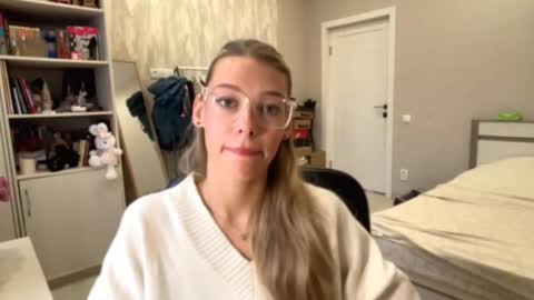 Emilia online show from September 26, 7:34 am