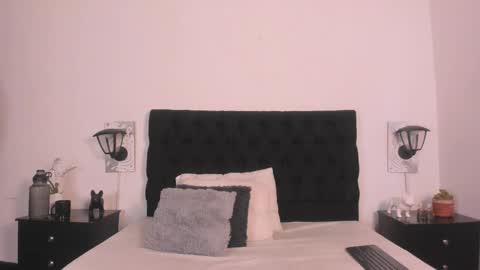 Snapshot of lucio__fox chatting on September 22, 11:45 am Lucio online show from September 22, 11:45 am