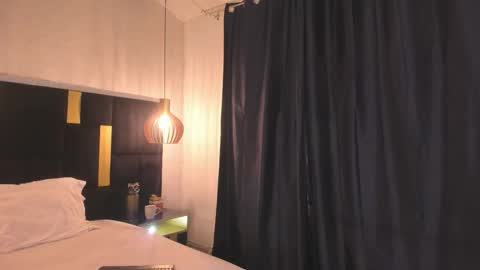 Snapshot of lucio__fox chatting on December 5, 11:52 am Lucio online show from December 5, 11:52 am