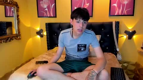 Snapshot of luckk_ chatting on May 20, 6:41 am luckk_ online show from May 20, 6:41 am