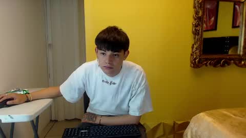 Snapshot of luckk_ chatting on May 21, 5:14 am luckk_ online show from May 21, 5:14 am