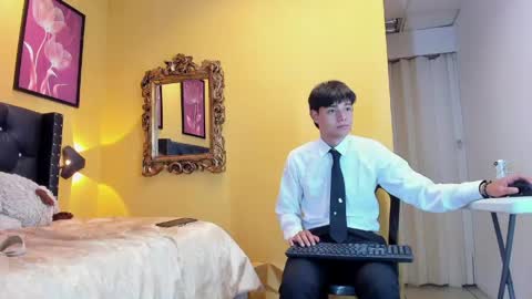 Snapshot of luckk_ chatting on May 22, 4:52 am luckk_ online show from May 22, 4:52 am