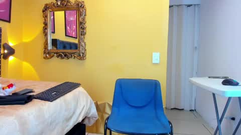 Snapshot of luckk_ chatting on May 29, 5:27 am luckk_ online show from May 29, 5:27 am