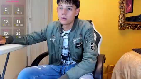 Snapshot of luckk_ chatting on June 12, 4:22 am luckk_ online show from June 12, 4:22 am