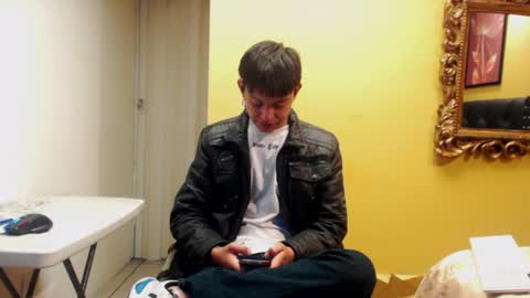 Snapshot of luckk_ chatting on June 15, 3:09 am luckk_ online show from June 15, 3:09 am