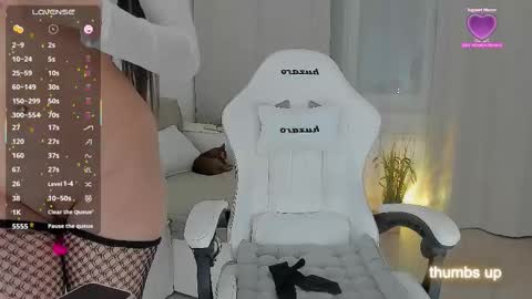 Snapshot of lucky__lady_ chatting on March 30, 10:33 pm lucky__lady_ online show from March 30, 10:33 pm