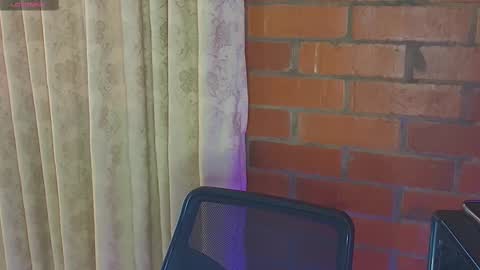 Snapshot of lucky_blessed chatting on February 19, 1:50 pm lucky_blessed online show from February 19, 1:50 pm