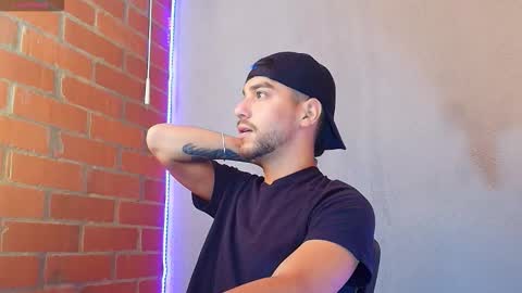 Snapshot of lucky_blessed chatting on November 11, 4:07 pm lucky_blessed online show from November 11, 4:07 pm