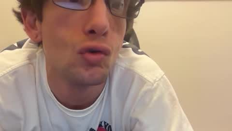 Snapshot of lucky_bme chatting on February 18, 3:57 am lucky_bme online show from February 18, 3:57 am