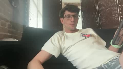 Snapshot of lucky_bme chatting on March 10, 9:09 pm lucky_bme online show from March 10, 9:09 pm