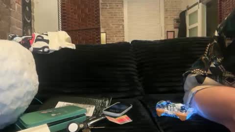 Snapshot of lucky_bme chatting on March 14, 2:06 am lucky_bme online show from March 14, 2:06 am