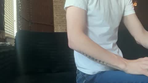 Snapshot of lucky_bme chatting on March 17, 3:48 pm lucky_bme online show from March 17, 3:48 pm