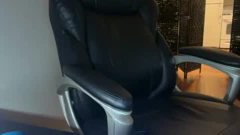 Snapshot of lucky_bme chatting on March 29, 2:00 am lucky_bme online show from March 29, 2:00 am